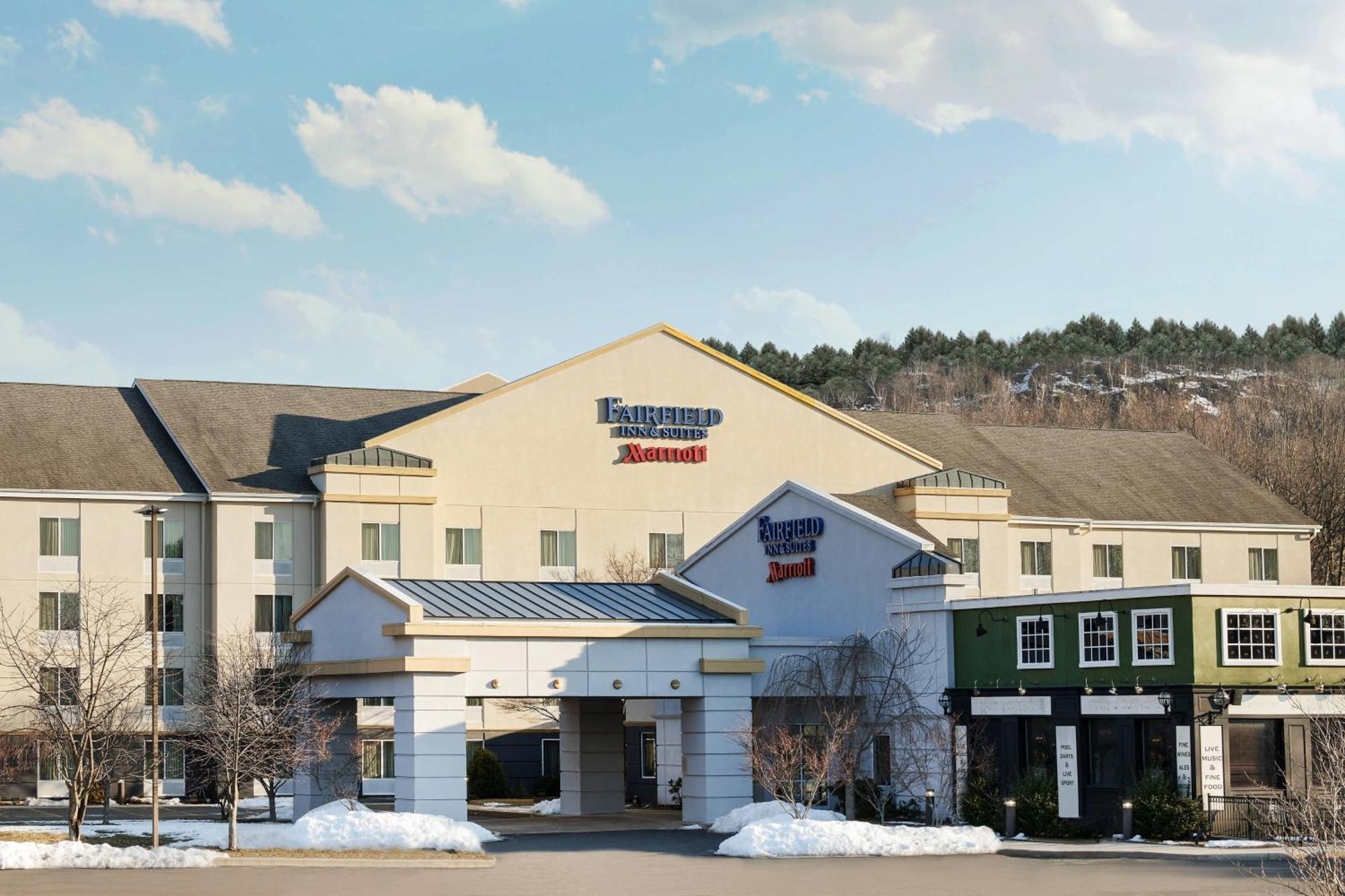 Fairfield Inn And Suites By Marriott Plainville Bagian luar foto